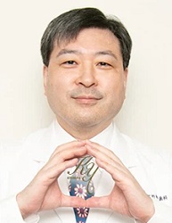 共立美容外科の浪川浩明医師