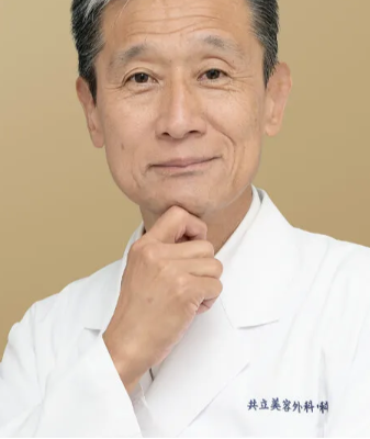 共立美容外科の久次米 秋人医師